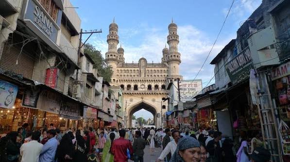 Laad Bazaar Hyderabad: Location, Connectivity, Nearby Areas